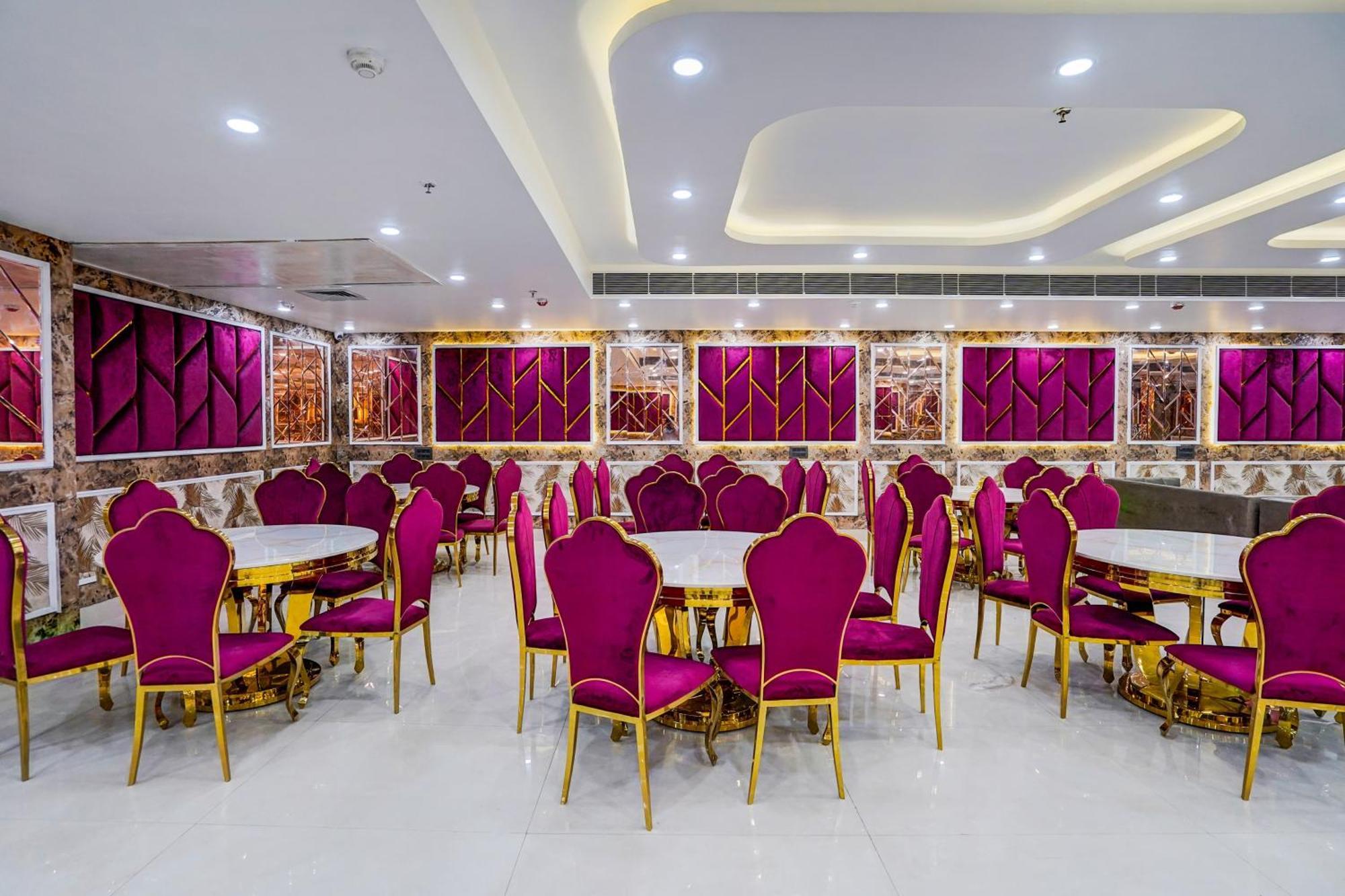 Townhouse Grand Address Hotel And Banquet Газиабад Экстерьер фото